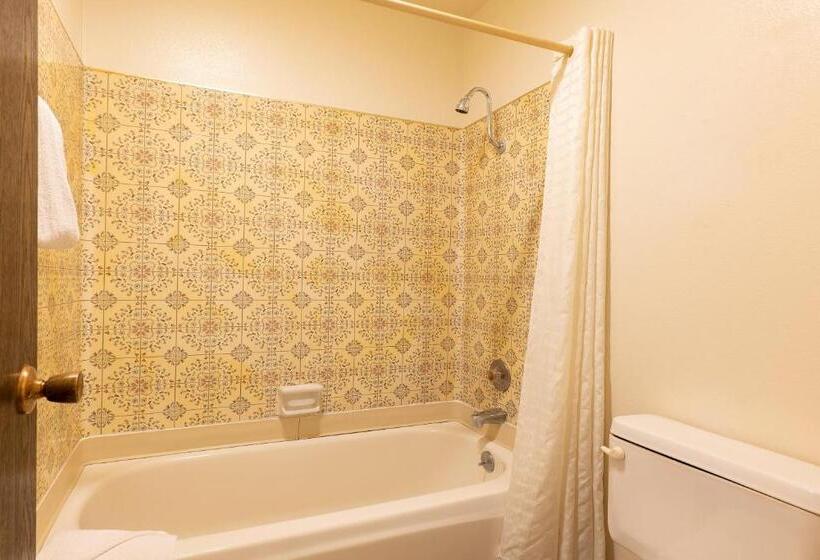 Otel Chehalis I5 South