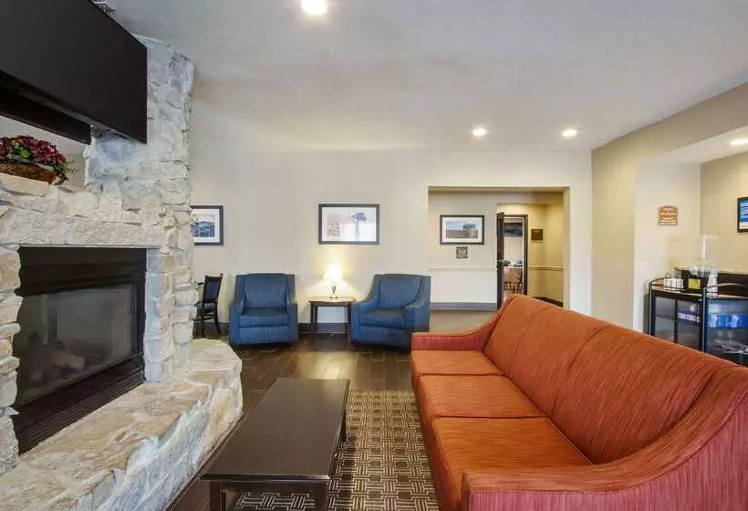 Отель Comfort Inn & Suites Bellevue   Omaha Offutt Afb