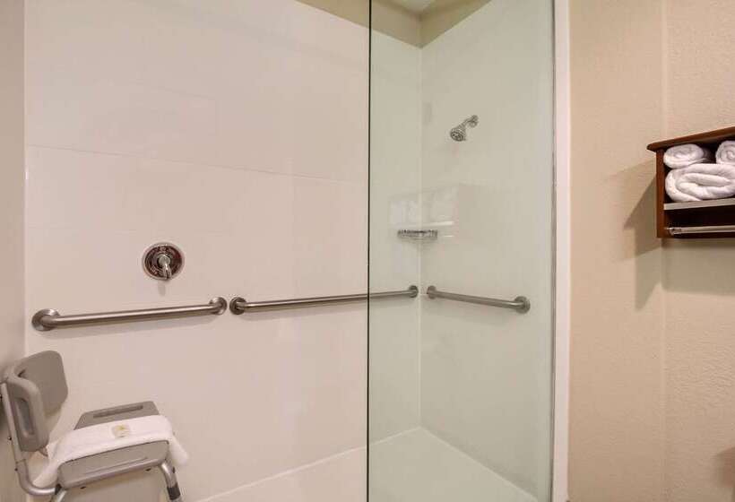 فندق Comfort Inn & Suites Bellevue   Omaha Offutt Afb