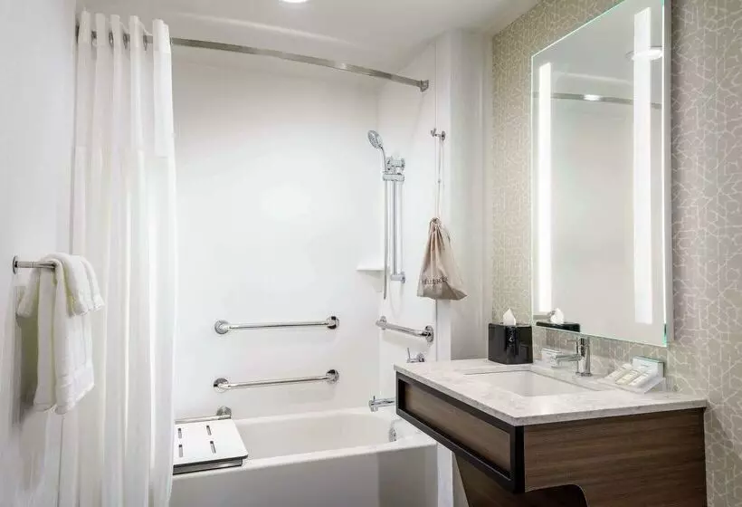 هتل Hilton Garden Inn Annapolis Downtown