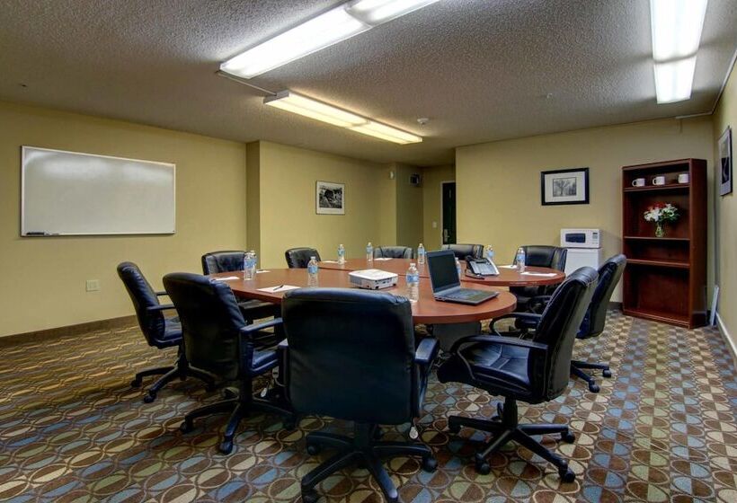 ホテル Intown Suites Extended Stay Marietta Ga   Roswell Rd