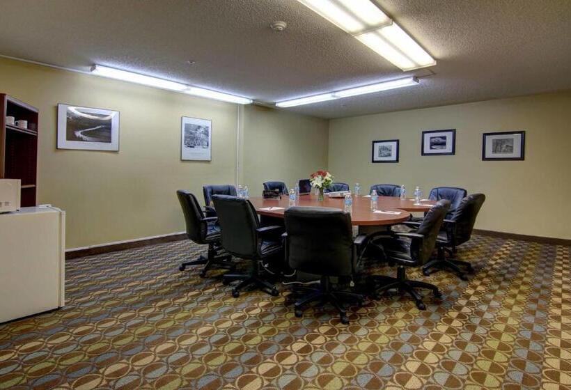 ホテル Intown Suites Extended Stay Marietta Ga   Roswell Rd