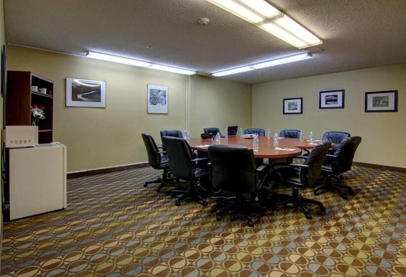 ホテル Intown Suites Extended Stay Marietta Ga   Roswell Rd