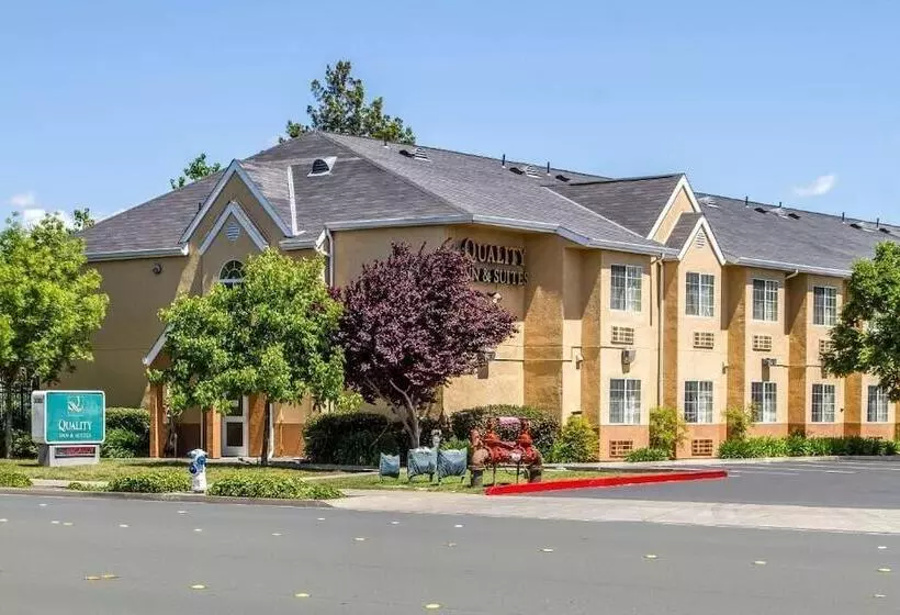 فندق Quality Inn & Suites