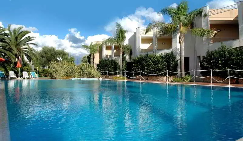 호텔 Sairon Village