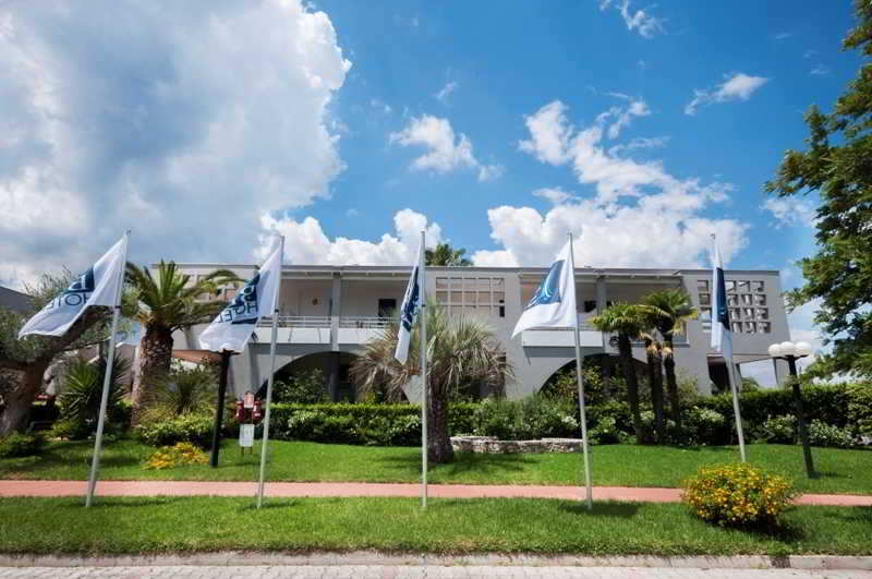 בית מלון כפרי Sairon Village