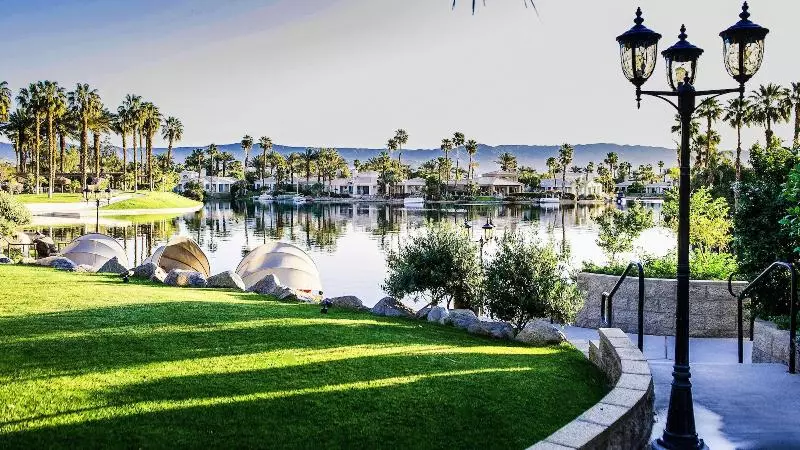 酒店 The Chateau At Lake La Quinta