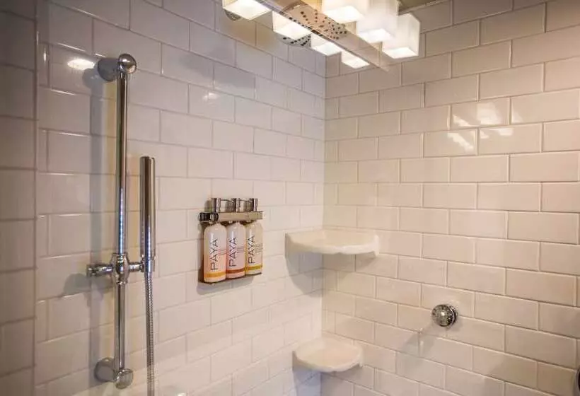 Отель The Ocean Lodge