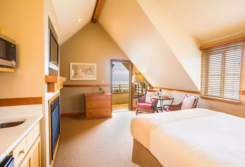 Отель The Ocean Lodge