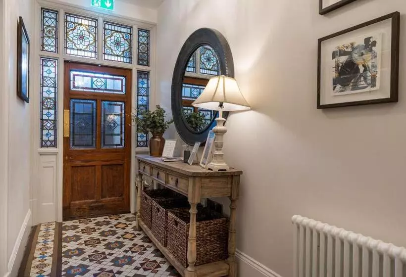 ベッドアンドブレックファースト Tithe Barn   Self Check In