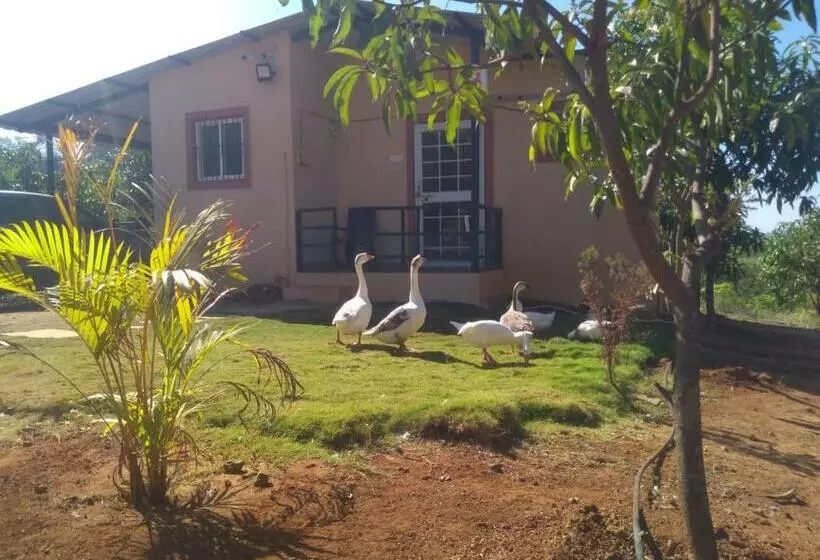 ホテル Bimalfarm At Koroli Hills