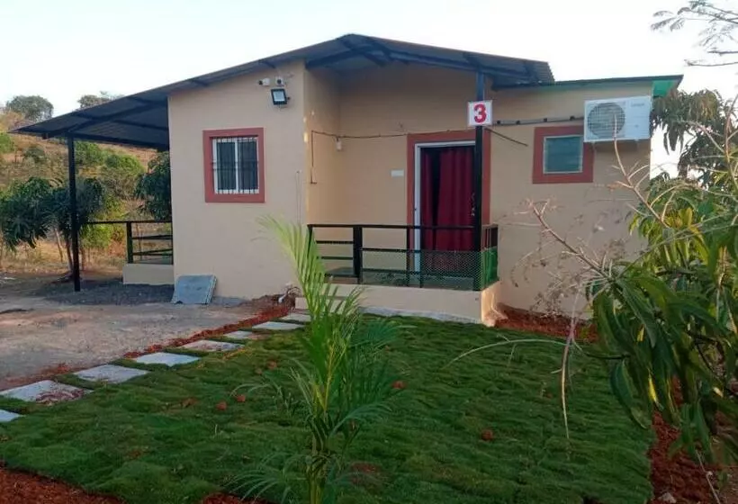 ホテル Bimalfarm At Koroli Hills