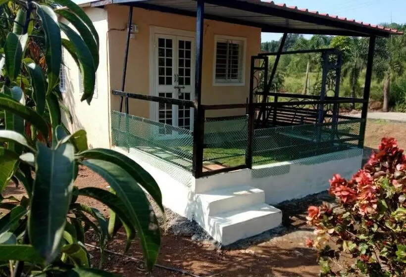 ホテル Bimalfarm At Koroli Hills