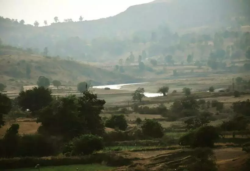 ホテル Bimalfarm At Koroli Hills