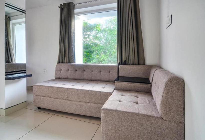 בית מלון כפרי Capital O75381 Vinayaka Regency