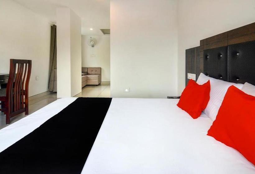 בית מלון כפרי Capital O75381 Vinayaka Regency