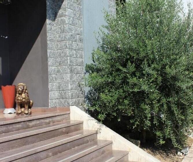 בית מלון כפרי Luander