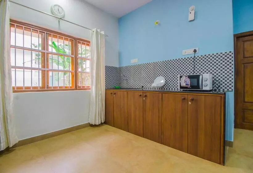 ホテル Super Collection O Holy Cross Home Stays