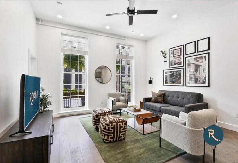 Roami At Bourbon Place