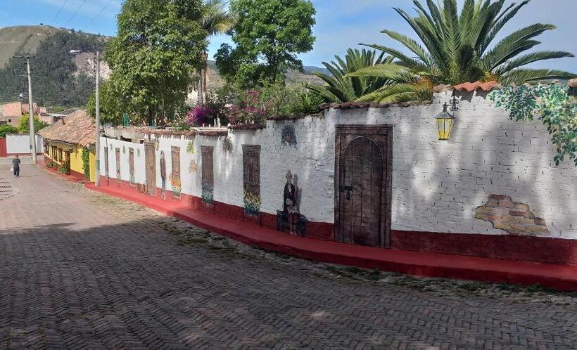 הוסטל Hostal Complejoturístico Santa Isabel