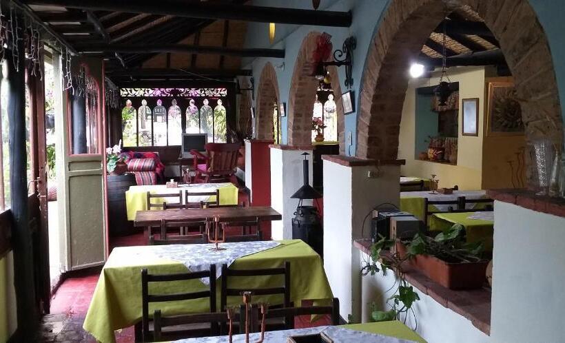 הוסטל Hostal Complejoturístico Santa Isabel