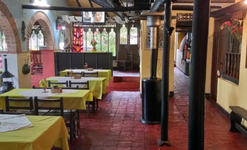 הוסטל Hostal Complejoturístico Santa Isabel