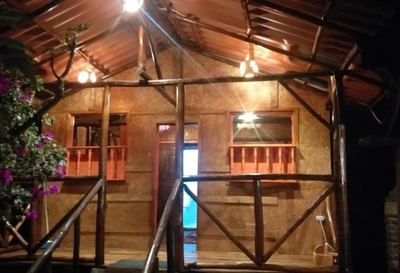 הוסטל Hostal Complejoturístico Santa Isabel