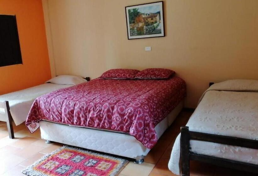 הוסטל Hostal Complejoturístico Santa Isabel