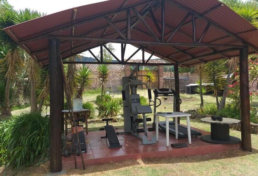 הוסטל Hostal Complejoturístico Santa Isabel