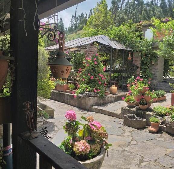 הוסטל Hostal Complejoturístico Santa Isabel