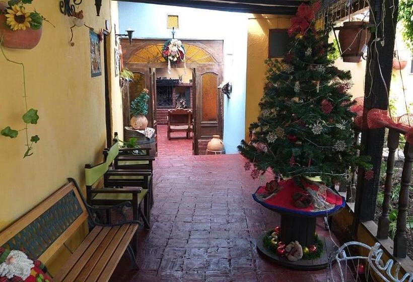 הוסטל Hostal Complejoturístico Santa Isabel