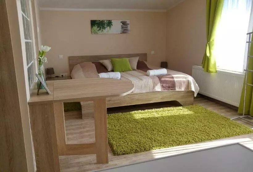 Aamiaismajoitus (B&B) Bundics Vendégházak