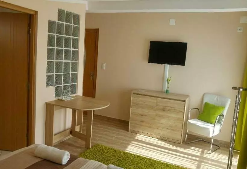Aamiaismajoitus (B&B) Bundics Vendégházak
