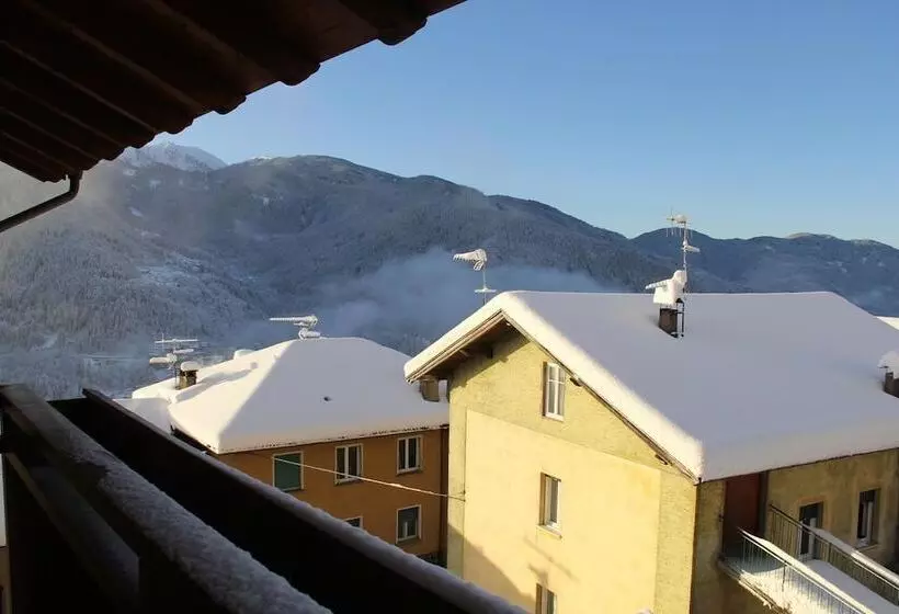 Hotelli Albergo Dolomiti