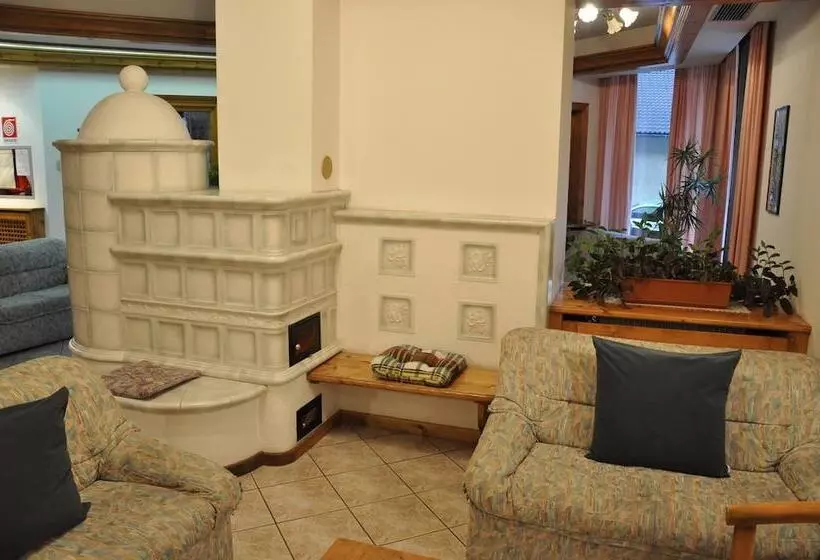 Hotelli Albergo Dolomiti