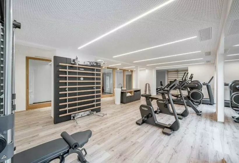 Hotelli Bellevue   4 Sterne Superior