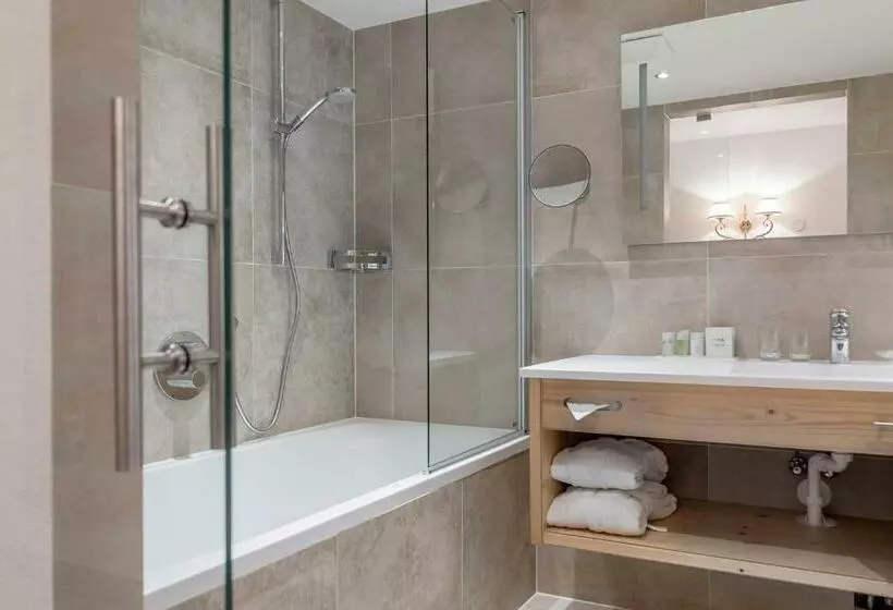 Hotelli Bellevue   4 Sterne Superior