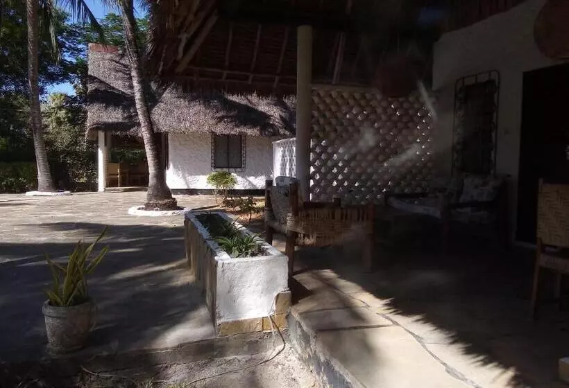 هتل Glory Ocean Villas   Diani