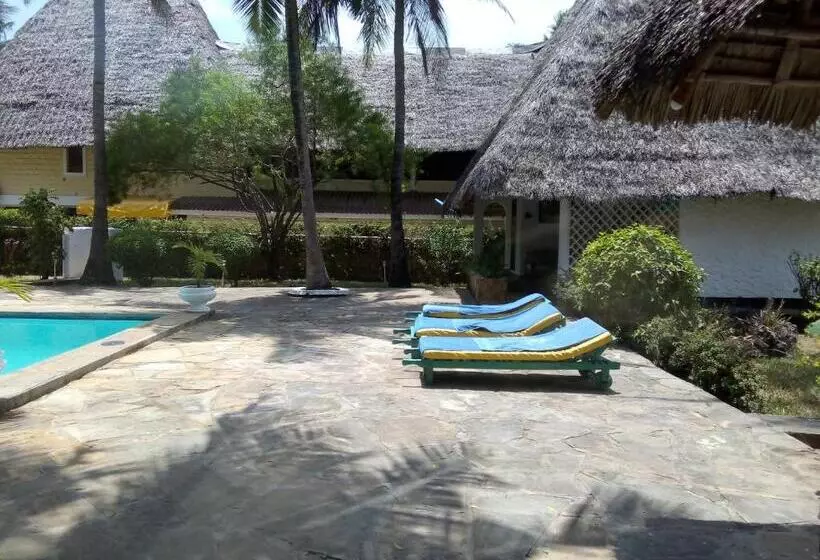 هتل Glory Ocean Villas   Diani