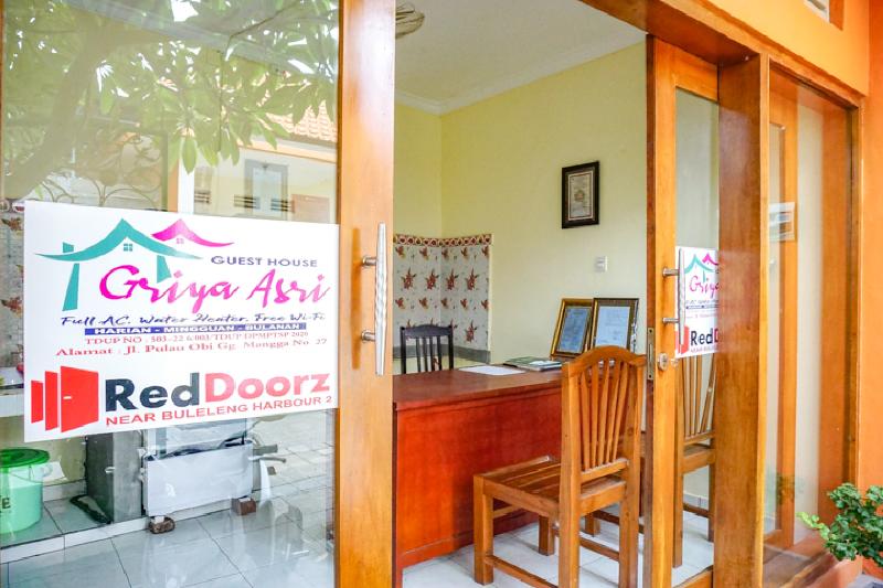Hotel Reddoorz Near Buleleng Harbour 2