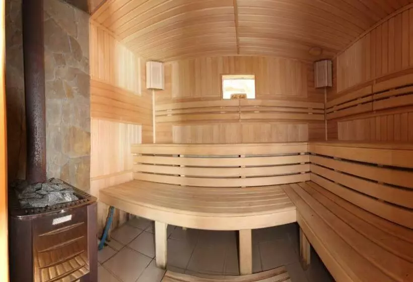 ユースホステル Pogar Inn