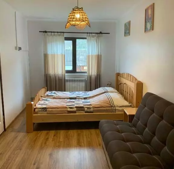 ユースホステル Pogar Inn