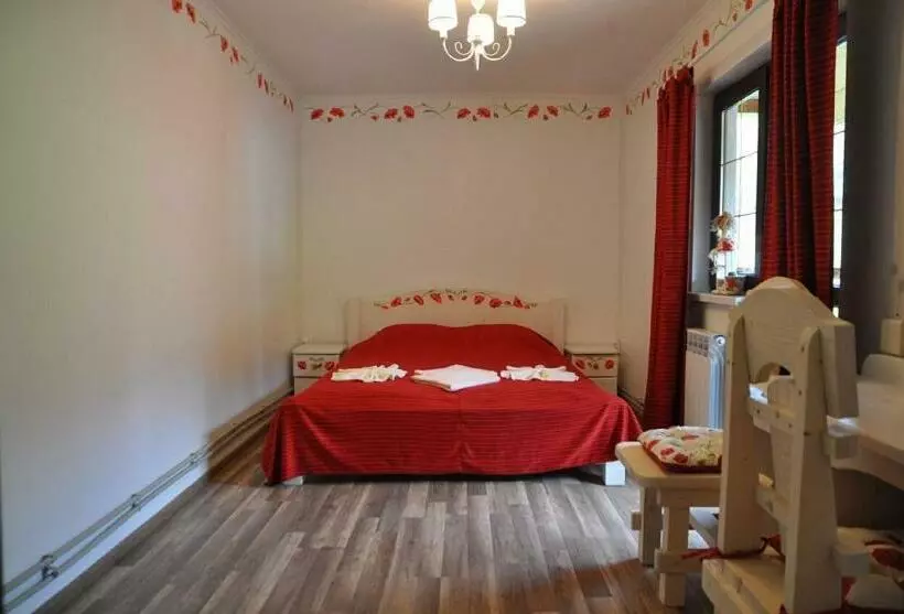 ユースホステル Pogar Inn