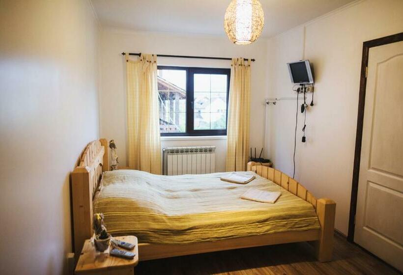 هاستل Pogar Inn