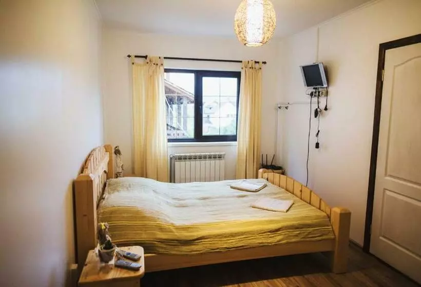 ユースホステル Pogar Inn