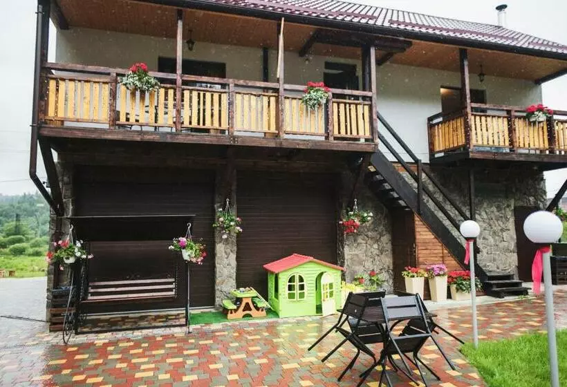 ユースホステル Pogar Inn