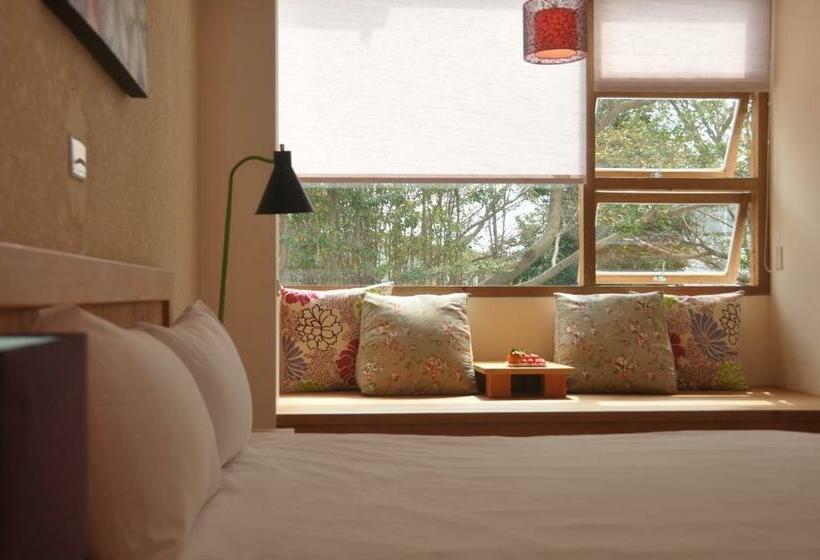 تختخواب و صبحانه Railway Villa