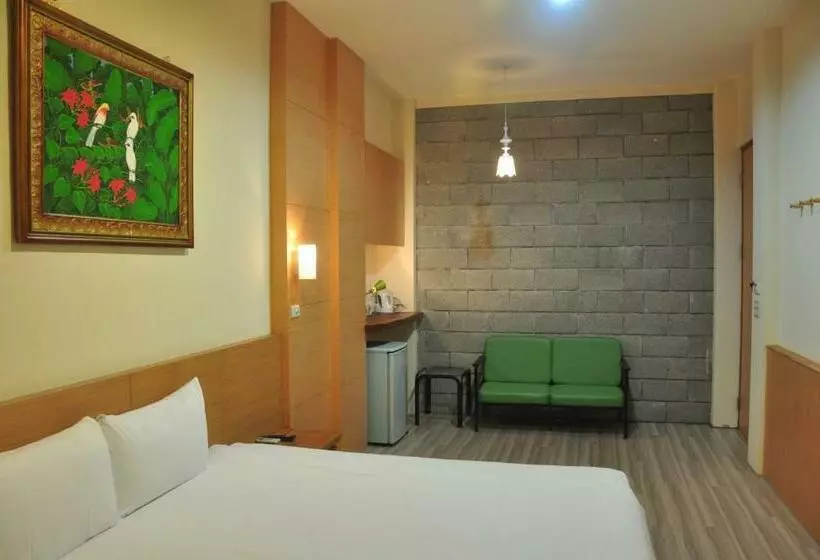 تختخواب و صبحانه Railway Villa