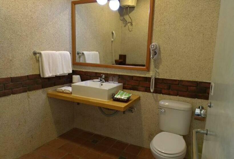 تختخواب و صبحانه Railway Villa