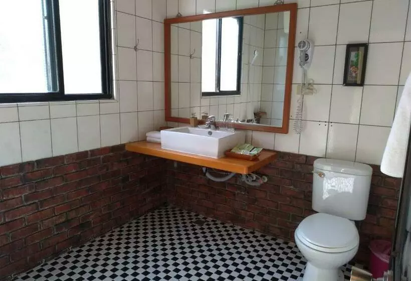 تختخواب و صبحانه Railway Villa